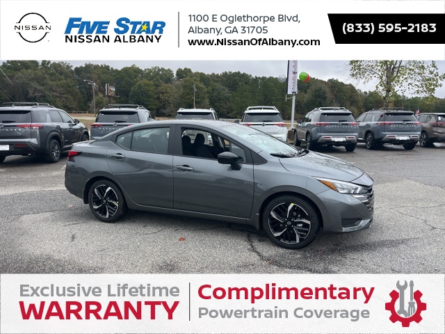 2025 Nissan Versa Sedan SR's photo