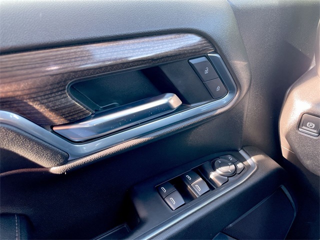 2024 Chevrolet Silverado 1500 LT photo 4