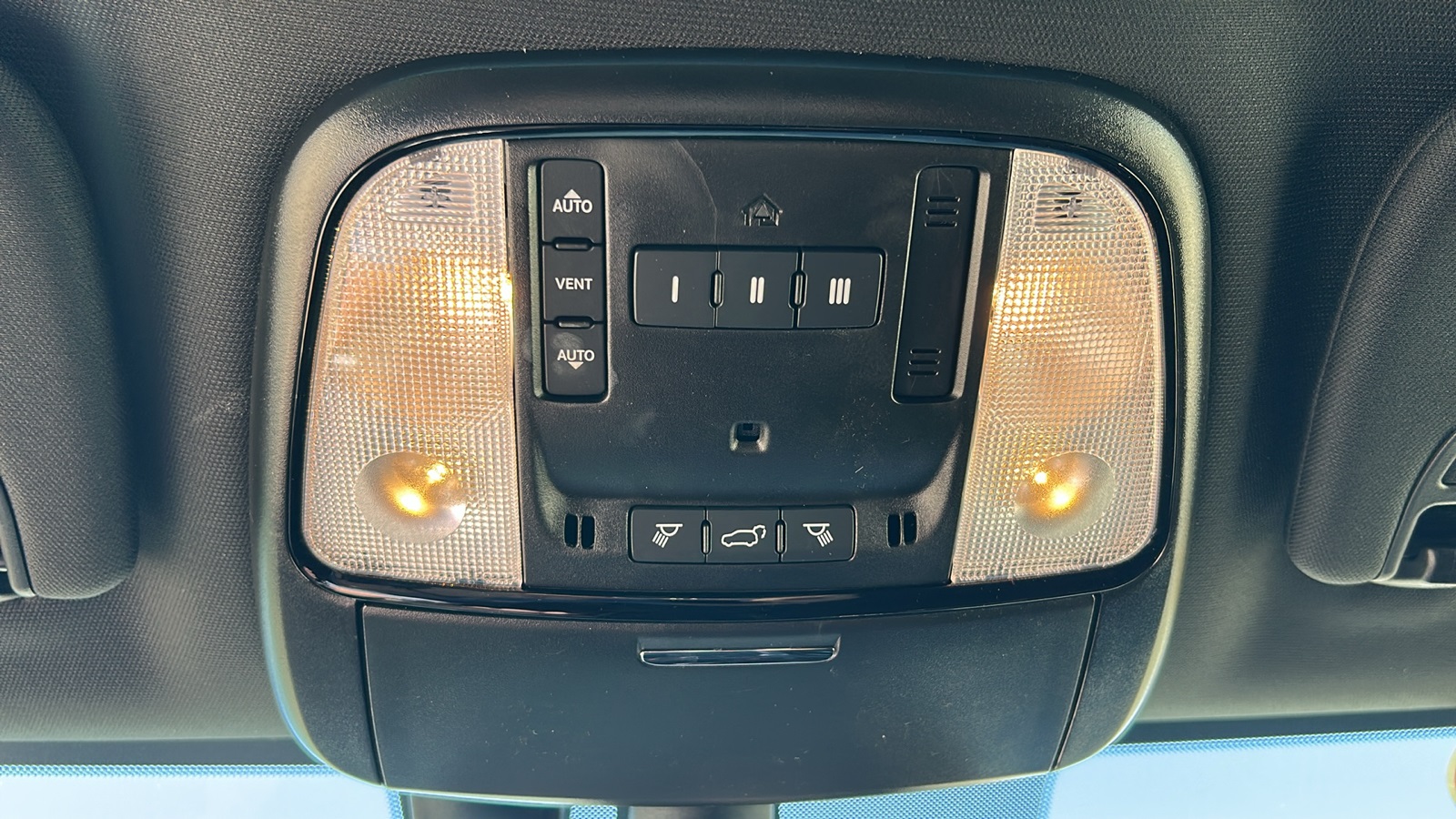 2025 Dodge Durango R/T Plus photo 24
