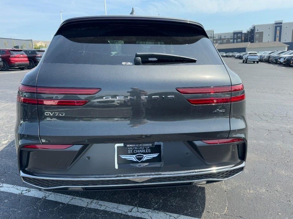 2026 Genesis GV70 2.5T Advanced photo 4