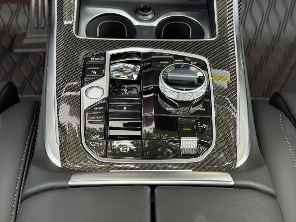 2026 Bmw X7 M60i photo 21