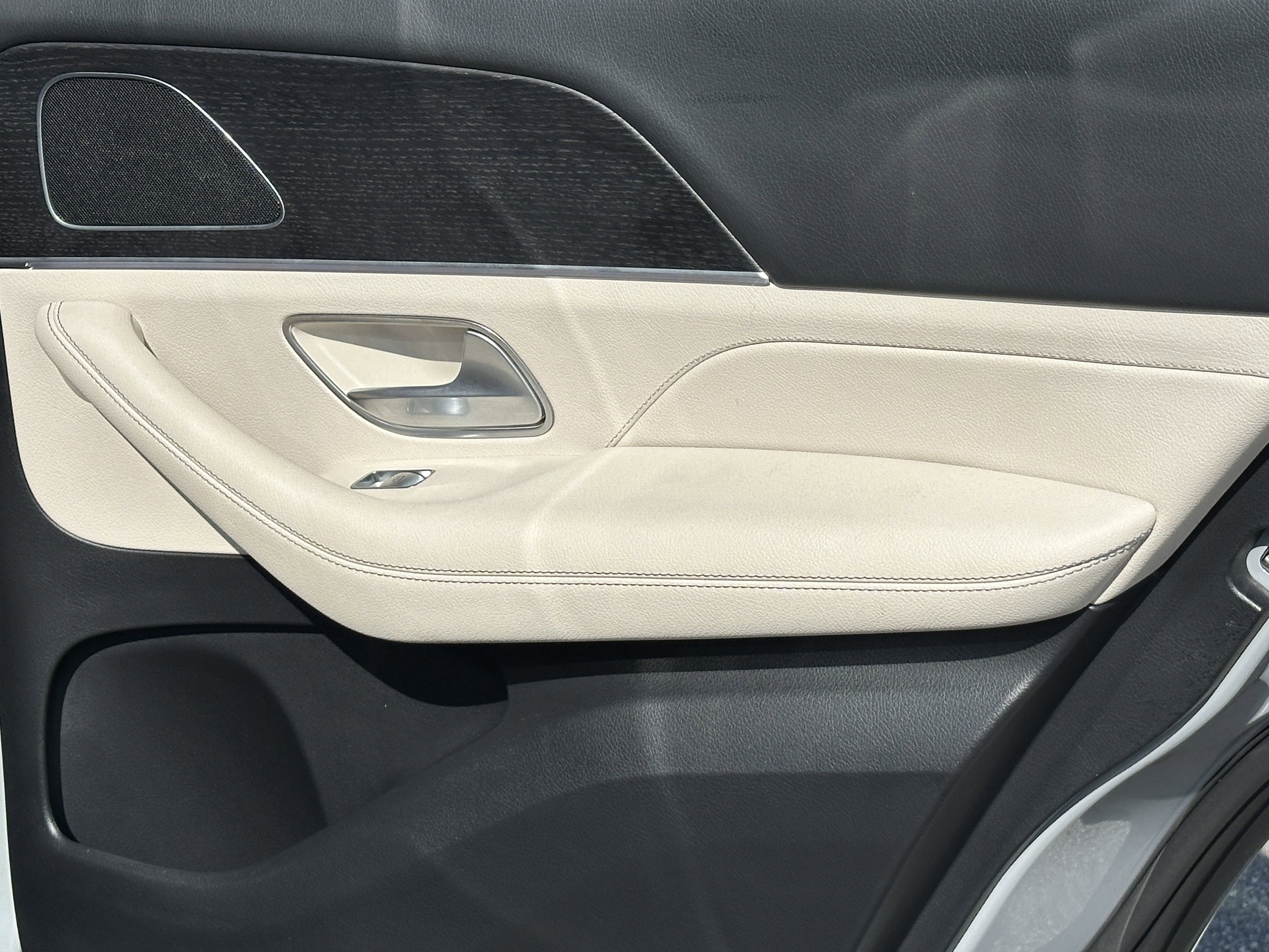 2024 Mercedes Benz GLE 350 4MATIC photo 9
