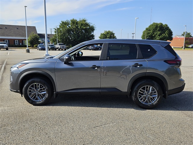 2026 Nissan Rogue S photo 3