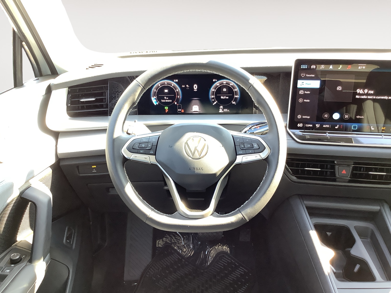 2025 Volkswagen Tiguan SE photo 15