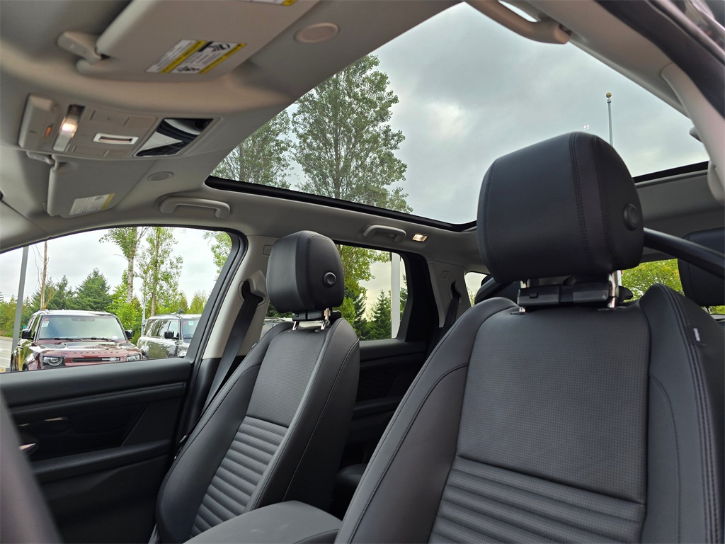 2025 Land Rover Discovery Sport S photo 21