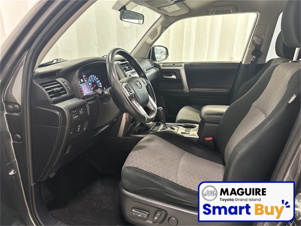 2016 Toyota 4Runner SR5 photo 3