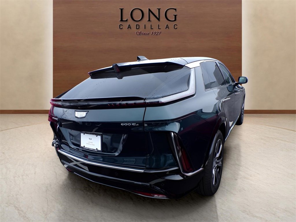 2025 Cadillac Lyriq Luxury photo 4