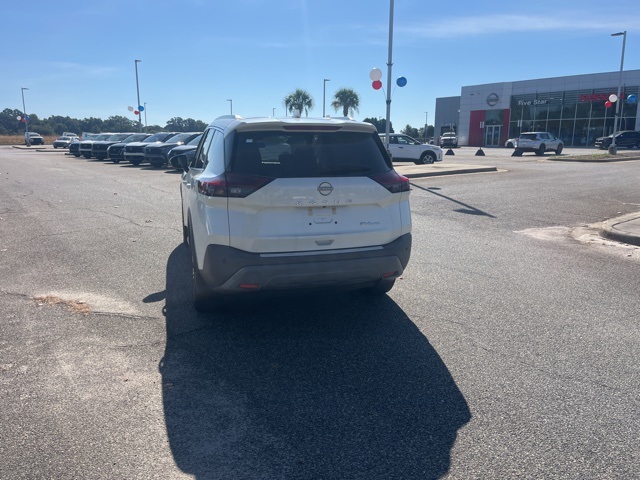2023 Nissan Rogue SV photo 3