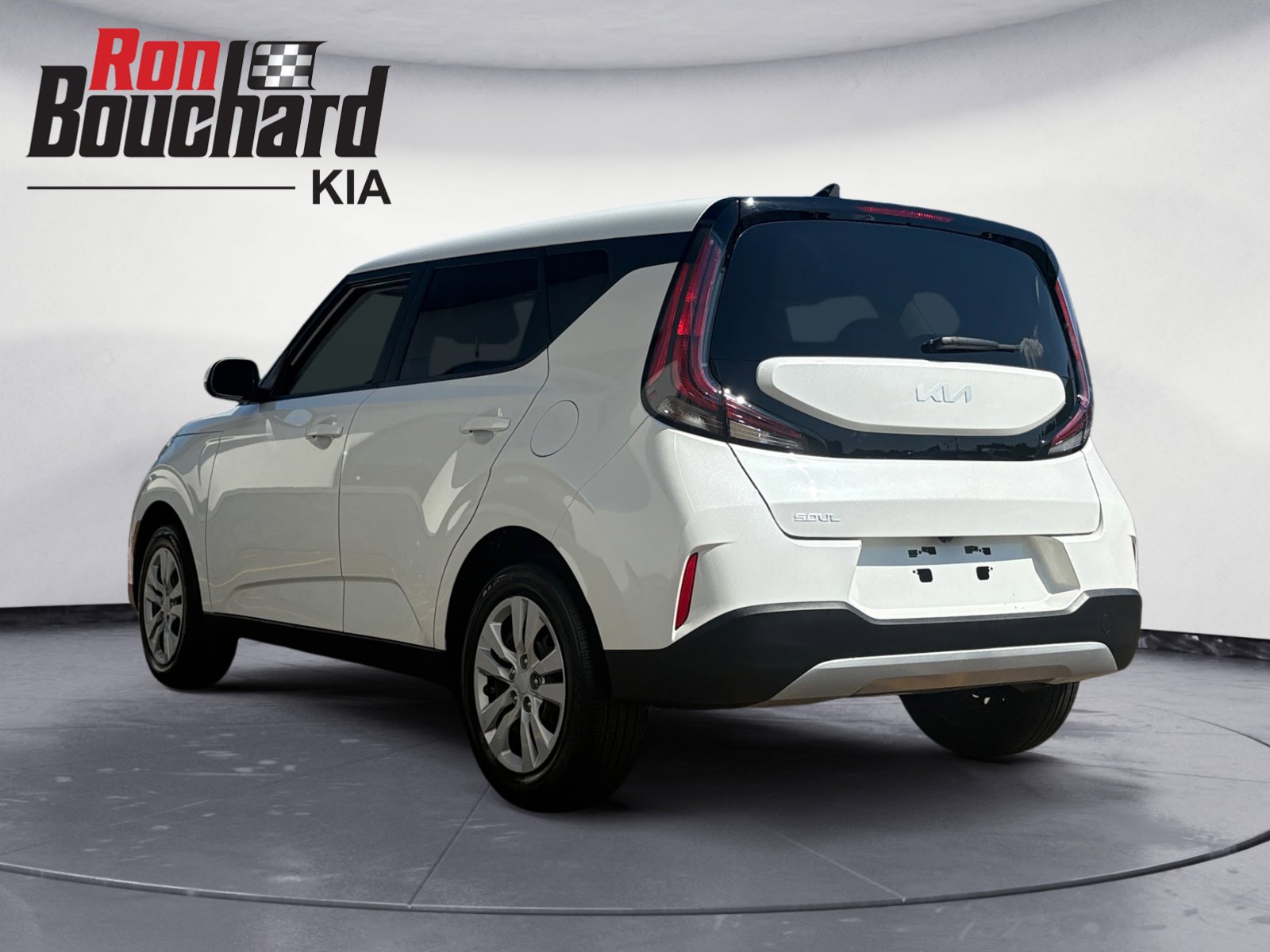 2024 Kia Soul LX photo 2