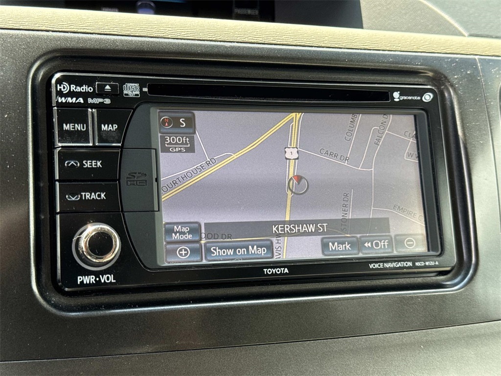 2014 Toyota Sienna XLE photo 3