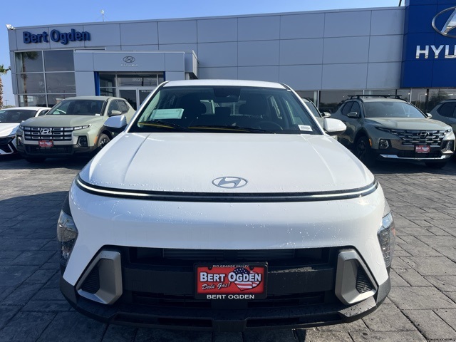 2026 Hyundai Kona SE photo 2