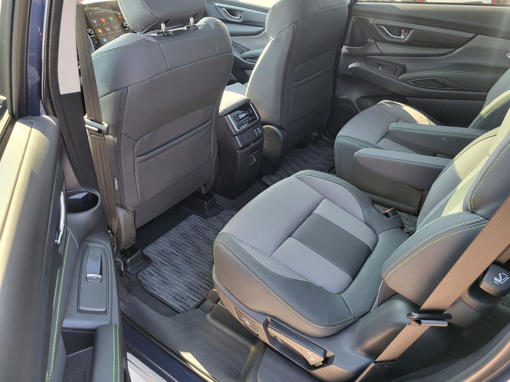 2025 Subaru Ascent Onyx Edition photo 3