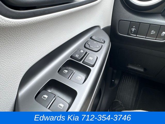 2023 Hyundai Kona SEL photo 23