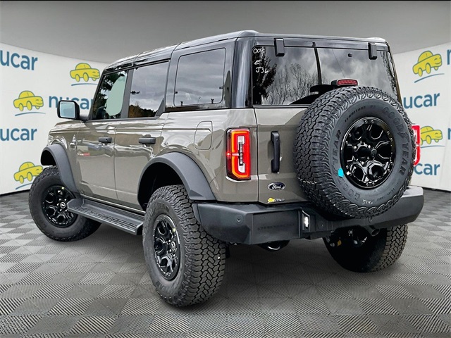 2025 Ford Bronco Outer Banks photo 3