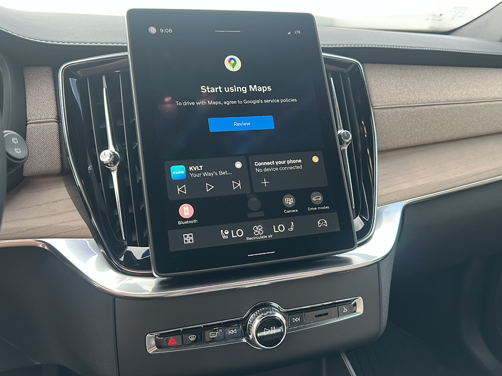 2026 Volvo XC90 AWD Plus photo 13