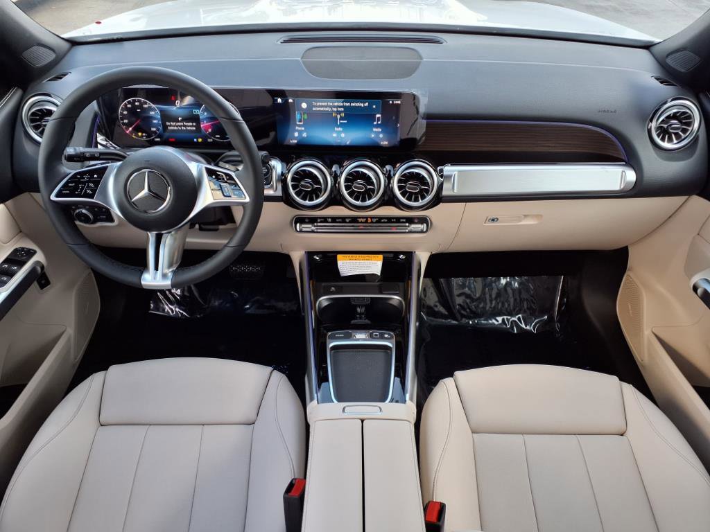 2026 Mercedes Benz GLB 250 photo 4