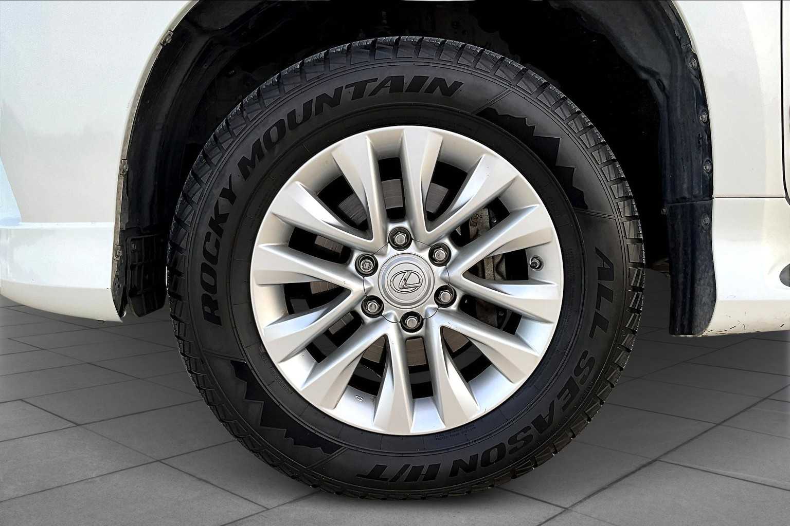 2015 Lexus GX 460 Premium photo 9