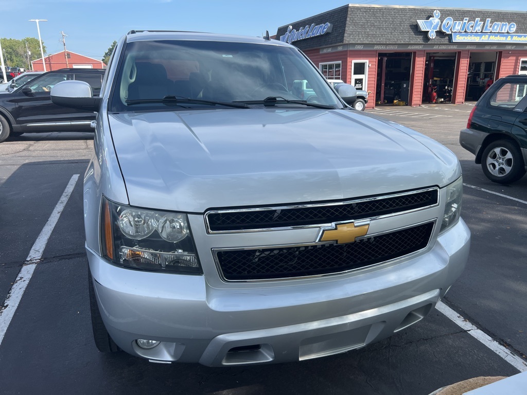Used 2014 Chevrolet Suburban LT with VIN 1GNSCJE07ER229896 for sale in Apple Valley, Minnesota