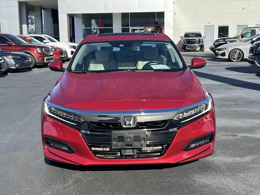 2018 Honda Accord Touring 1.5T photo 2