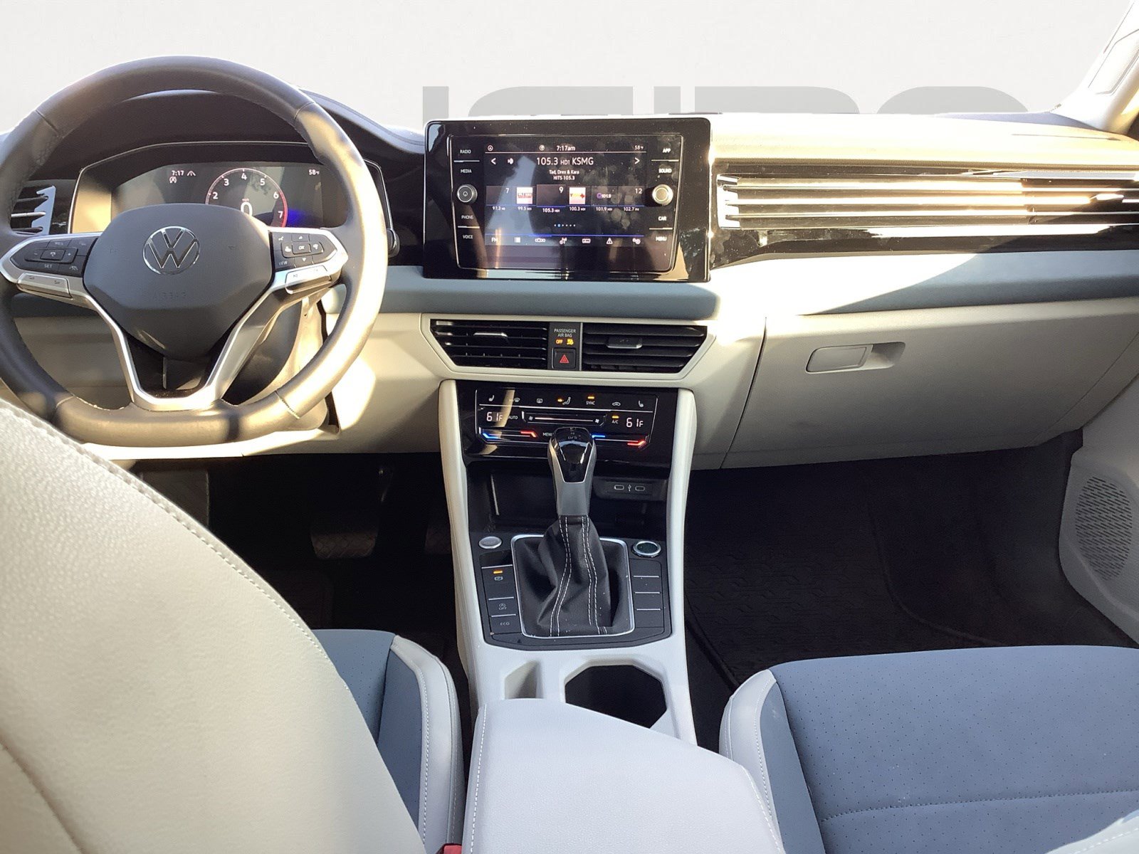 2025 Volkswagen Jetta SE photo 13