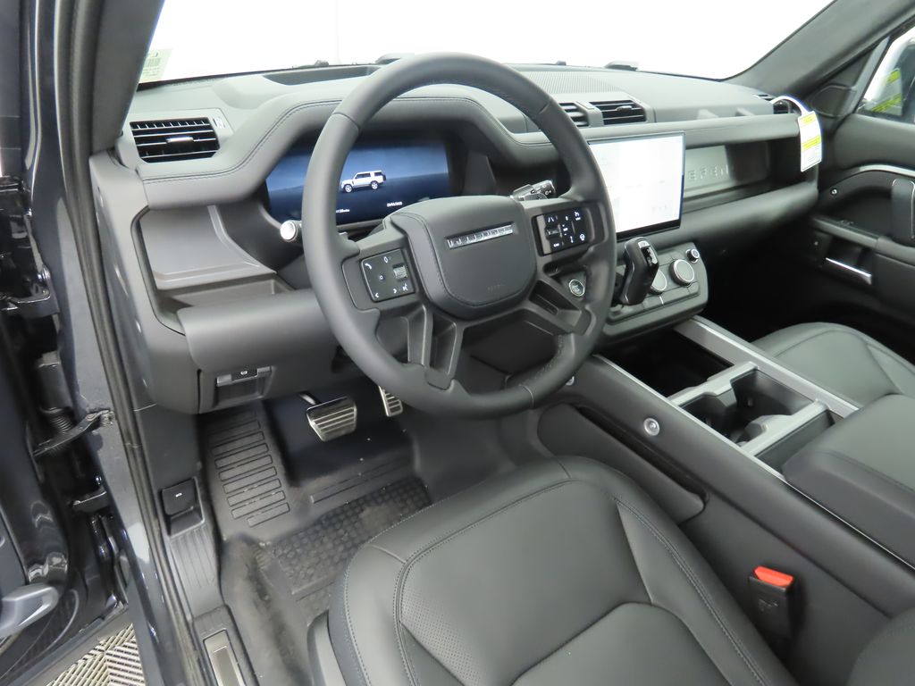 2025 Land Rover Defender 130 V8 photo 9