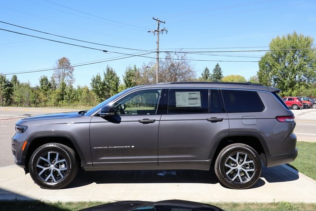 2025 Jeep Grand Cherokee Limited photo 24
