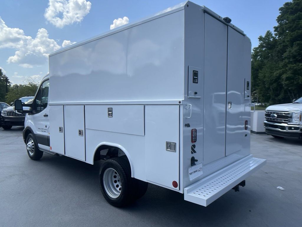 2024 Ford Transit Chassis Cutaway photo 2