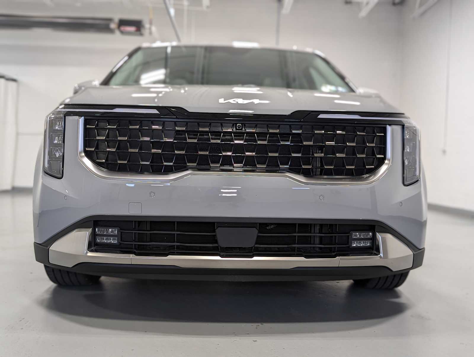 New 2026 Kia Carnival SX in Ceramic Silver | Greensburg, PA | #K07350