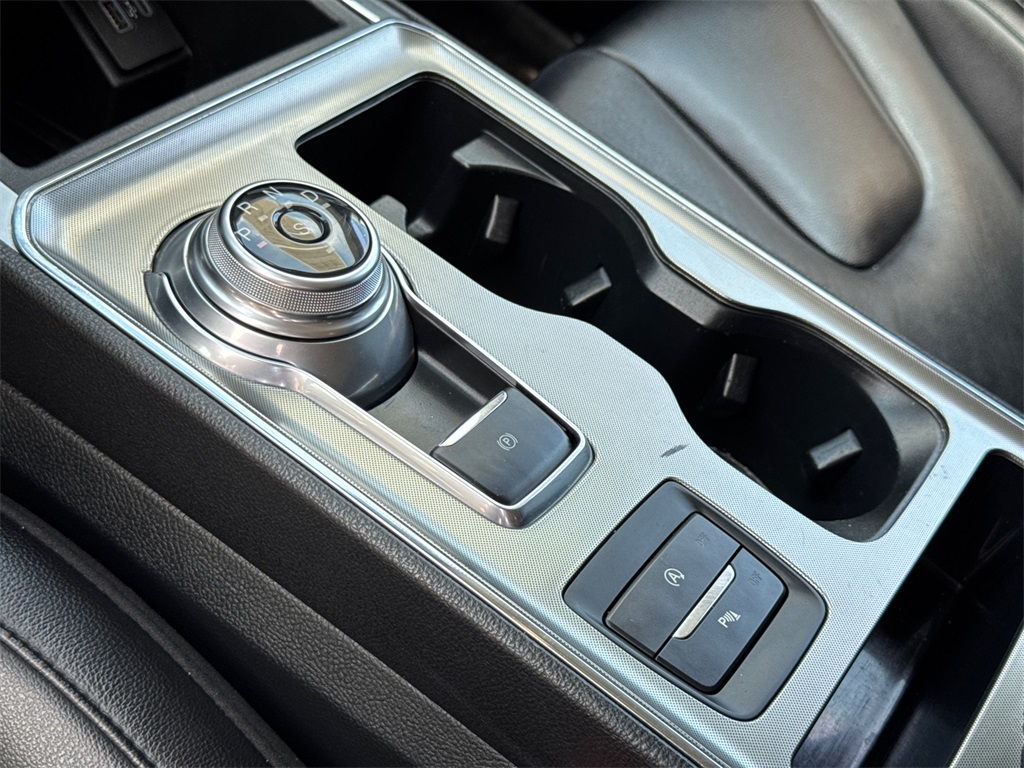 2022 Ford Edge Titanium photo 26