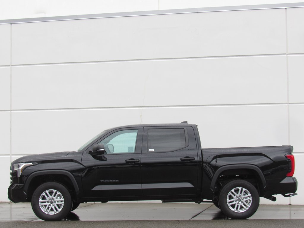 2024 Toyota Tundra SR5 photo 4