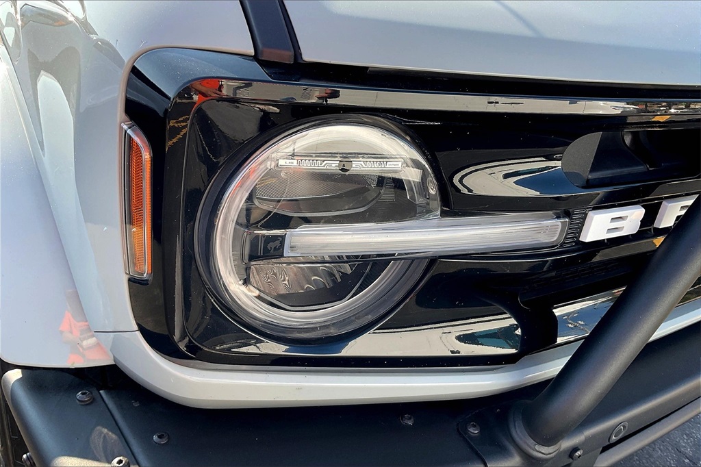 2021 Ford Bronco Outer Banks photo 26