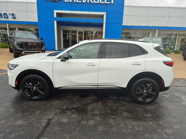 2022 Buick Envision Essence photo 3