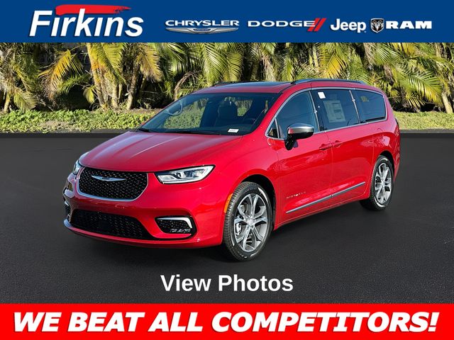 2026 Chrysler Pacifica Pinnacle's photo