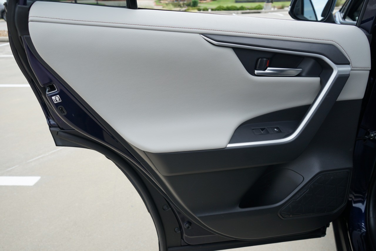2021 Toyota RAV4 Limited photo 28
