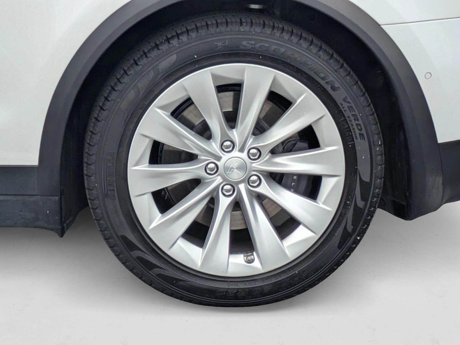 2018 Tesla Model X 75D photo 24
