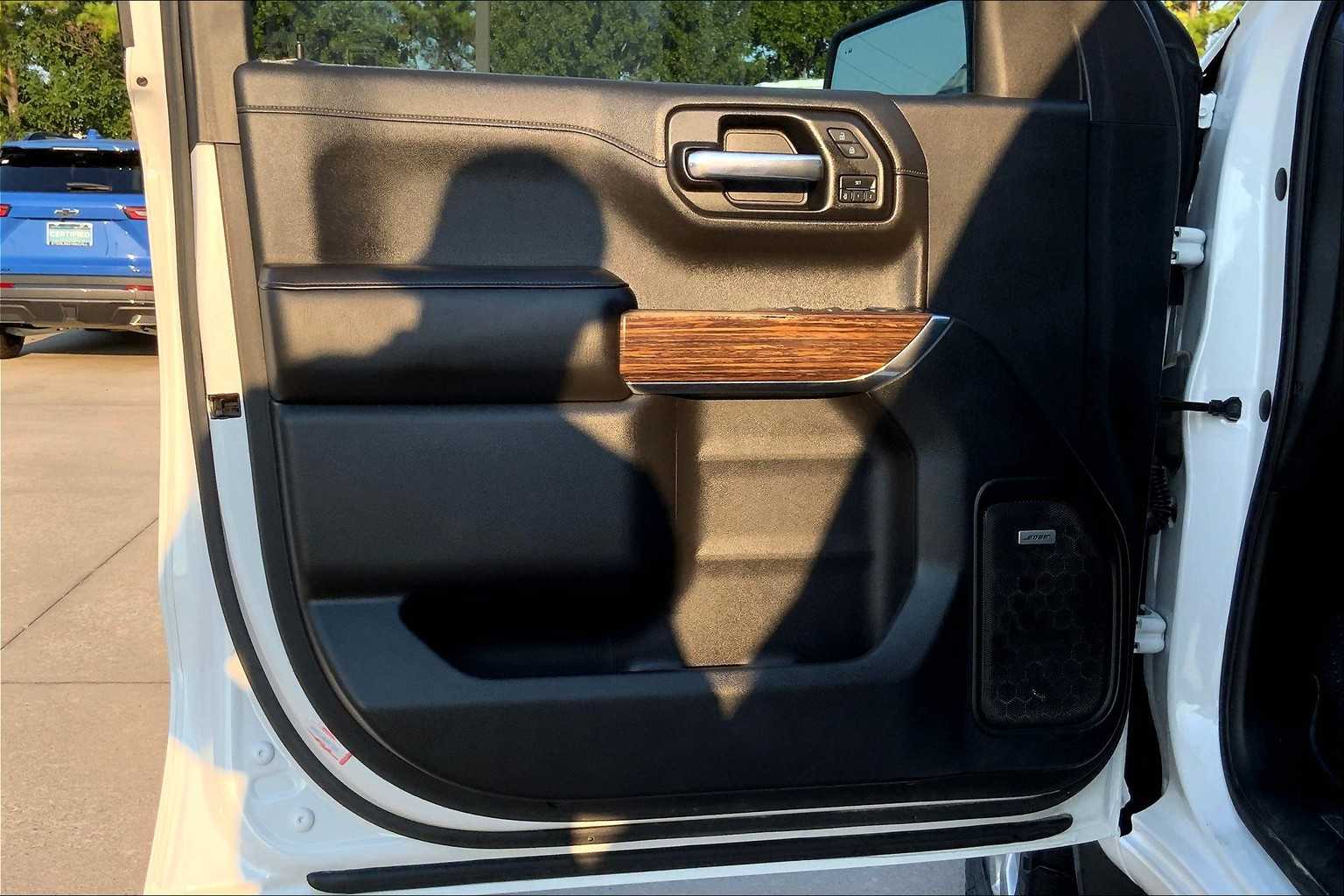 2019 Chevrolet Silverado 1500 High Country photo 20