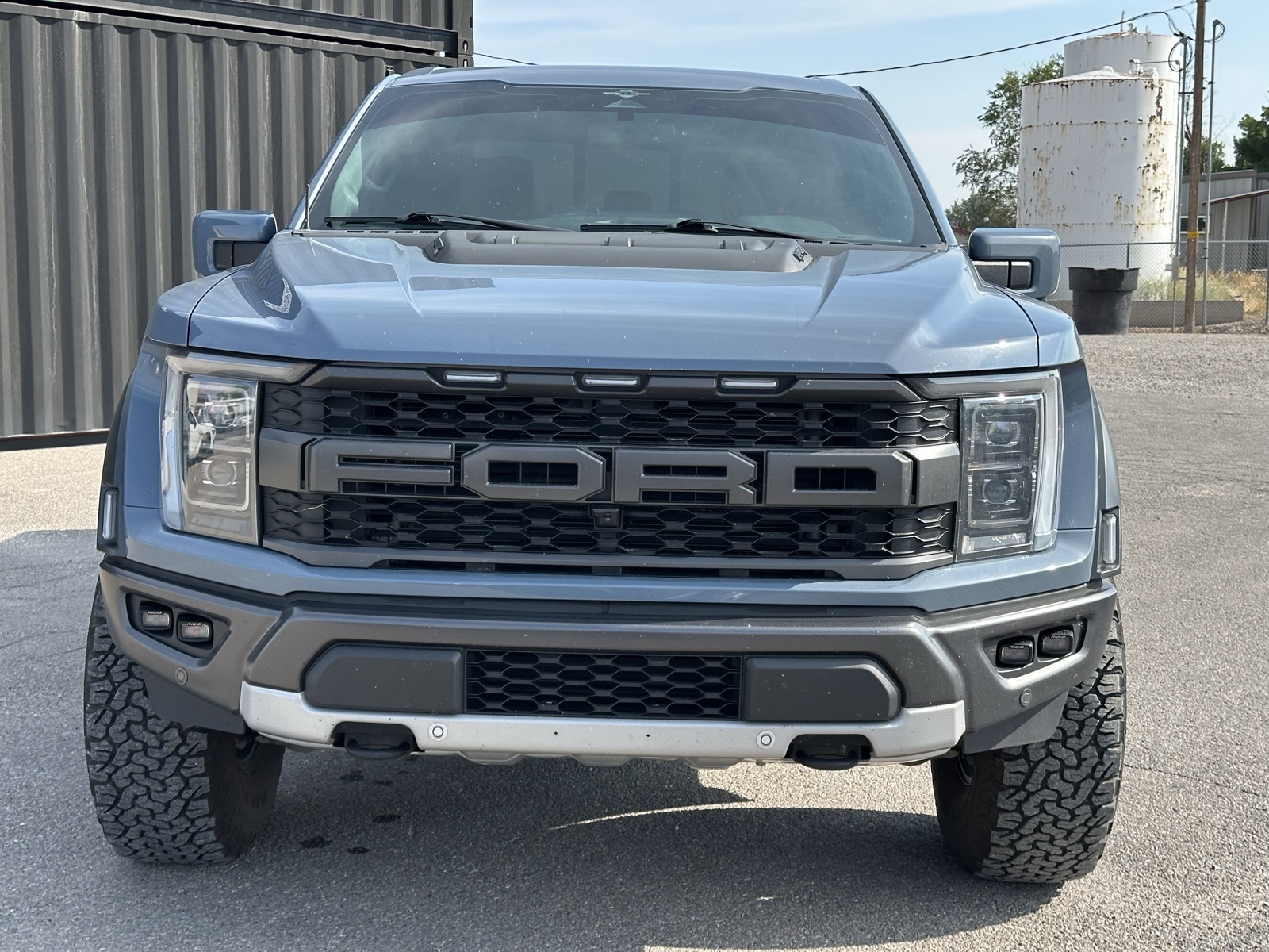 2023 Ford F-150 Raptor photo 2