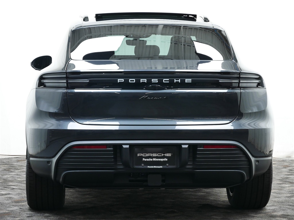 2025 Porsche Macan Electric 4 photo 6