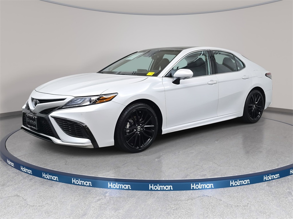 2024 Toyota Camry XSE's photo