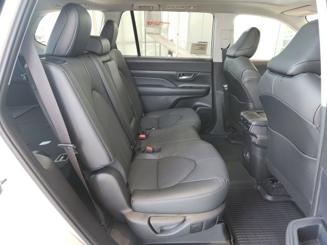2025 Toyota Grand Highlander Limited AWD photo 20