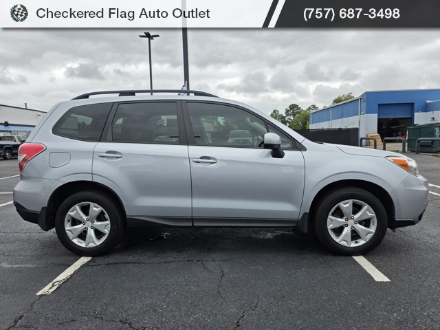 2016 Subaru Forester 2.5i Premium photo 8