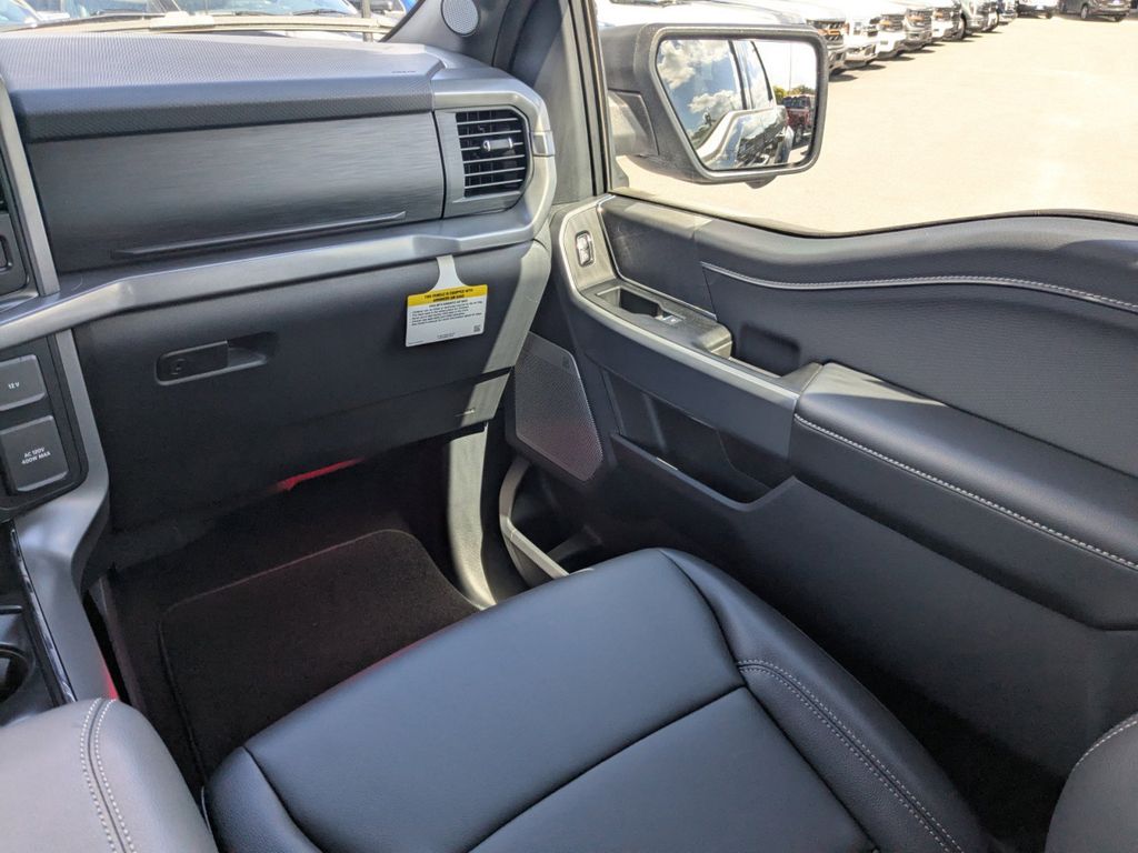 2025 Ford F-150 XLT photo 16