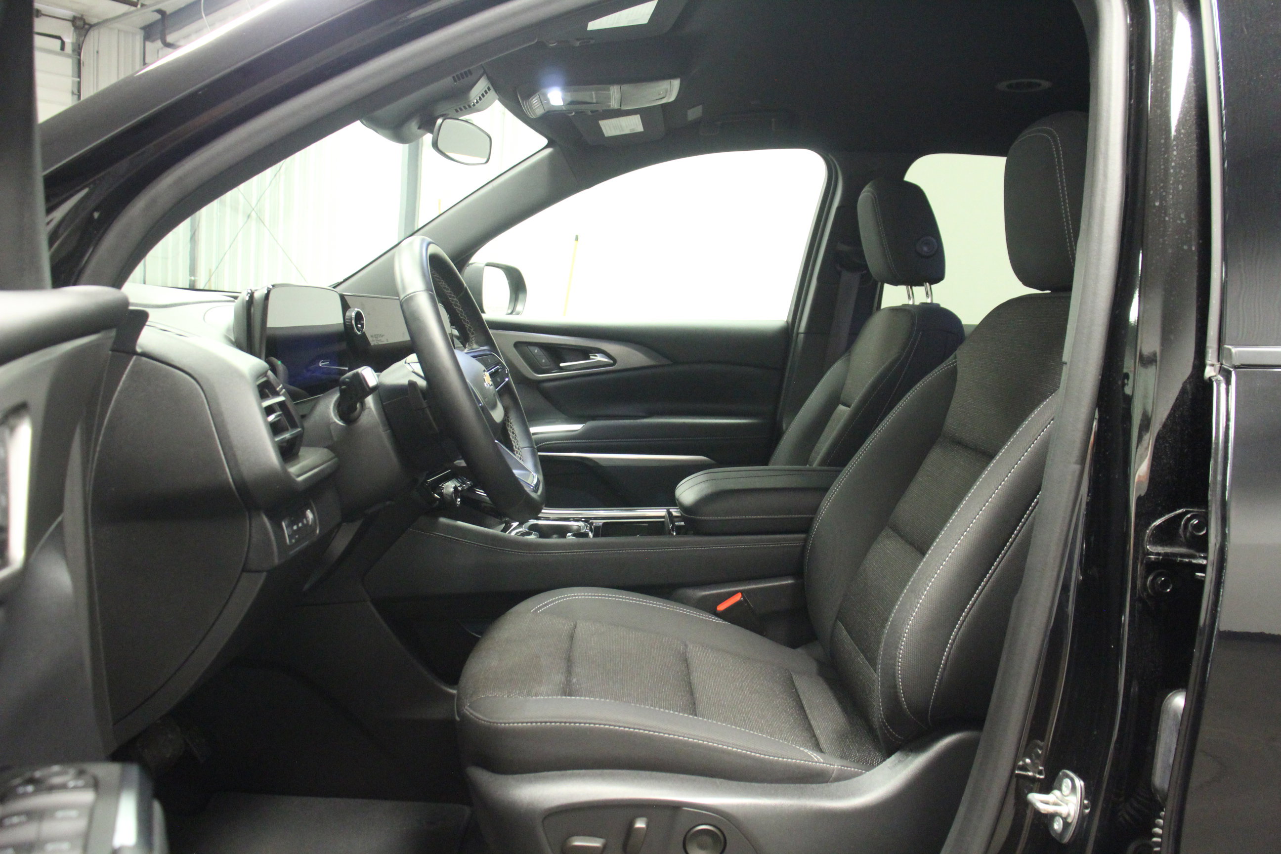 2024 Chevrolet Traverse photo 14