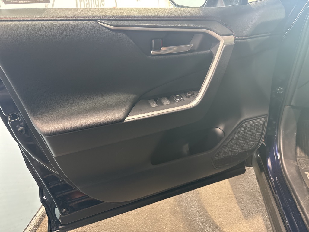 2025 Toyota RAV4 Hybrid XSE photo 29