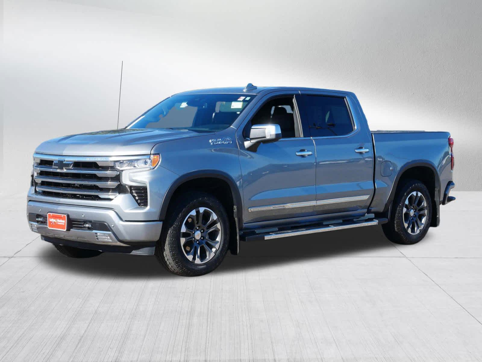 2025 Chevrolet Silverado High Country photo 3