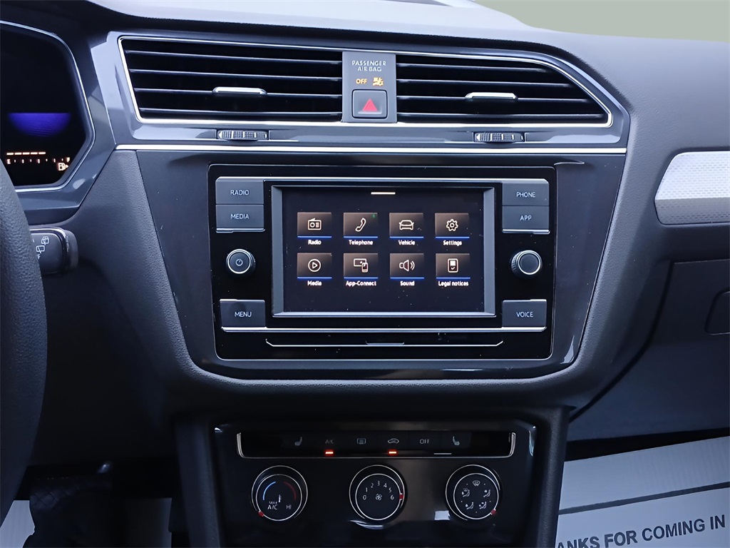 2022 Volkswagen Tiguan S photo 11