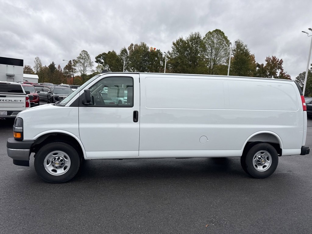 2025 Chevrolet Express 3500 Work Van photo 2
