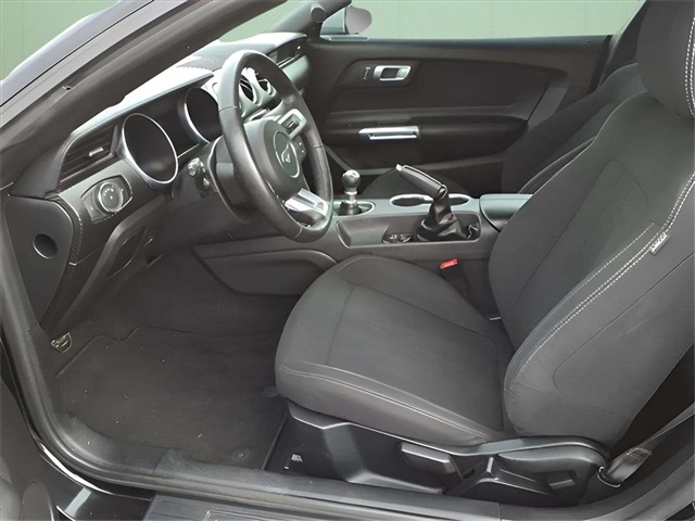 2022 Ford Mustang EcoBoost photo 4