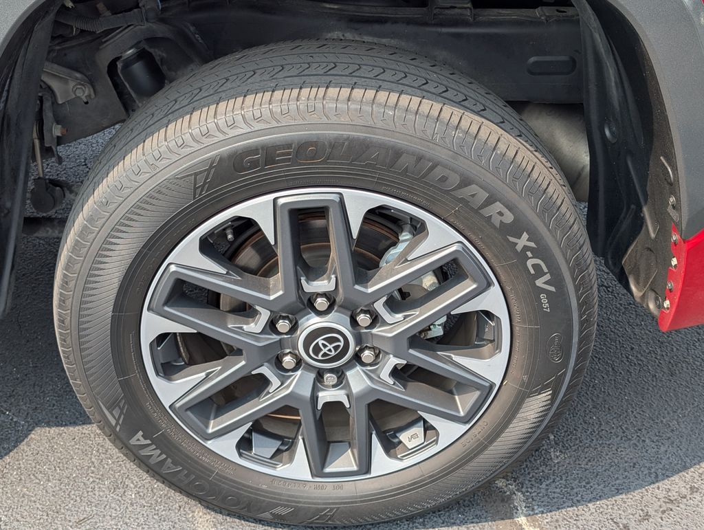 2022 Toyota Tundra Limited photo 17