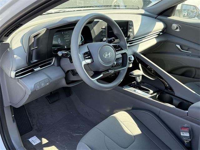 2025 Hyundai Elantra Hybrid Blue photo 2